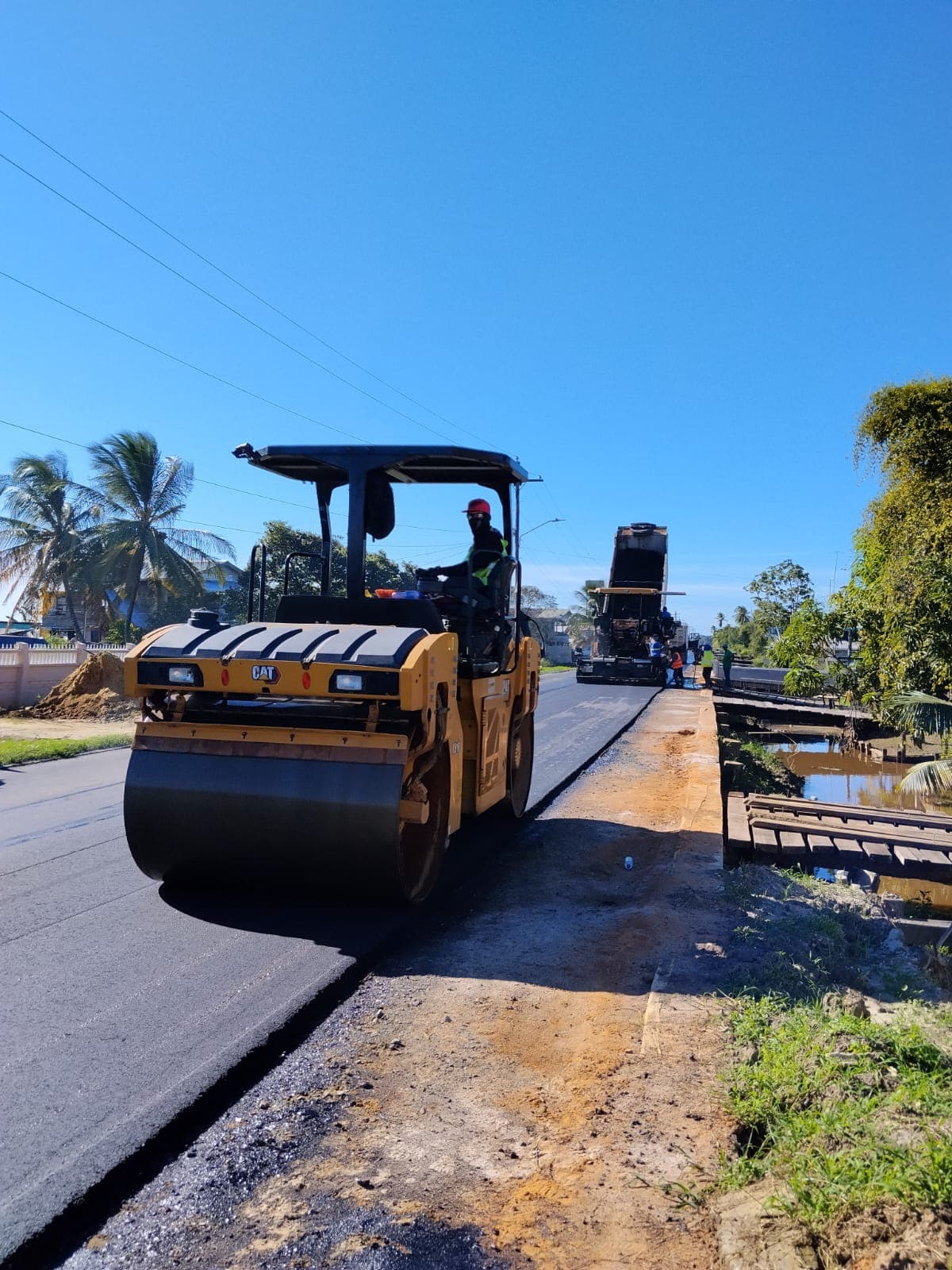 Drominc asphalt paving and compaction service
